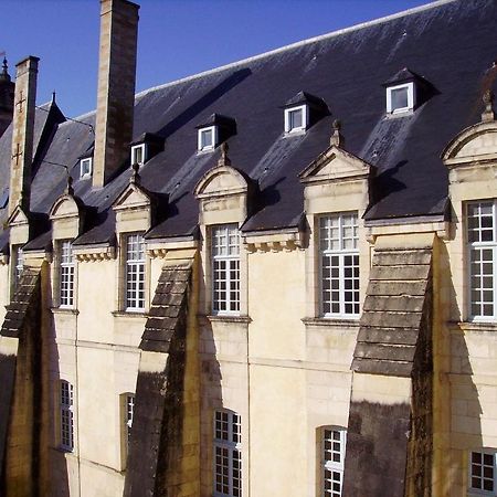 Abbaye Royale Hotel Saint-Jean-dʼAngély Exterior foto