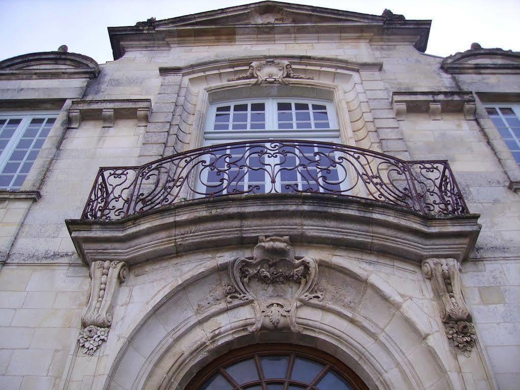 Abbaye Royale Hotel Saint-Jean-dʼAngély Exterior foto